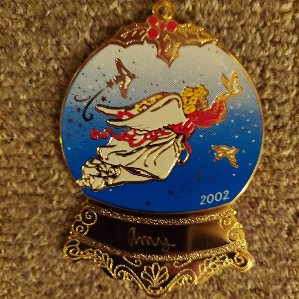 Christmas ornament has Amy 2002 engraved